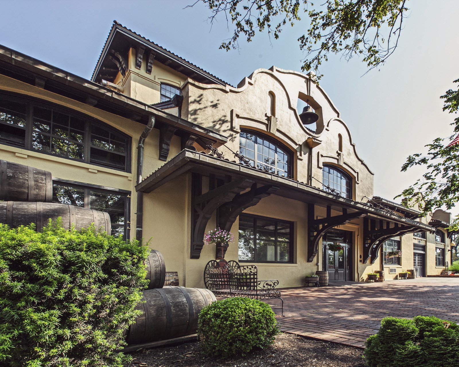 Four Roses distillery exterior with its arched entrance